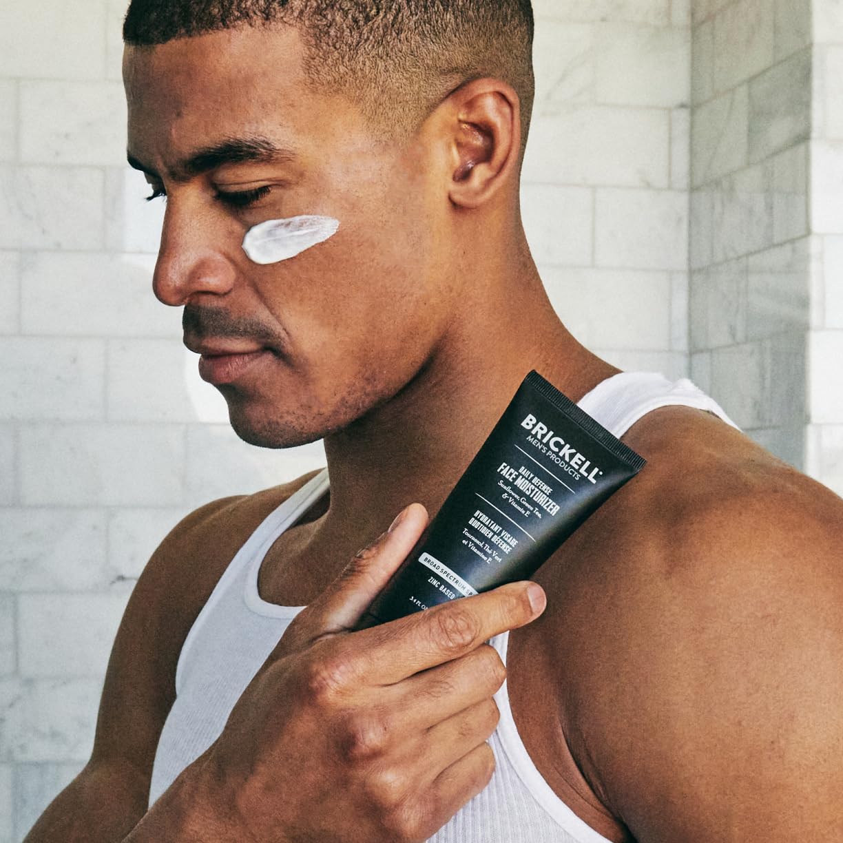 Brickell Men's Daily Defense SPF20 Face Moisturizer for Men, Moisturizing Mineral Sunscreen, Hydrates & Protects Skin Against Harmful UVA/B Rays, With Zinc, Green Tea, & Vitamin E, 3.4oz, Unscented